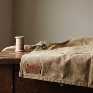 Apron in waxed canvas